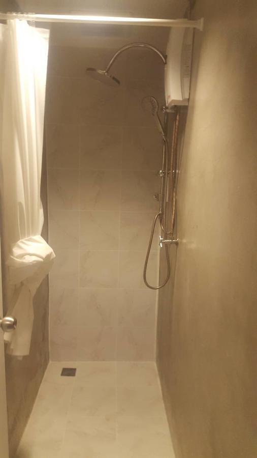 Revolution Hostel Asoke Bangkok Ngoại thất bức ảnh