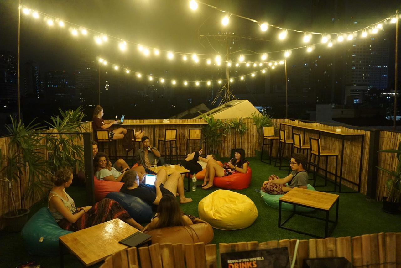 Revolution Hostel Asoke Bangkok Ngoại thất bức ảnh